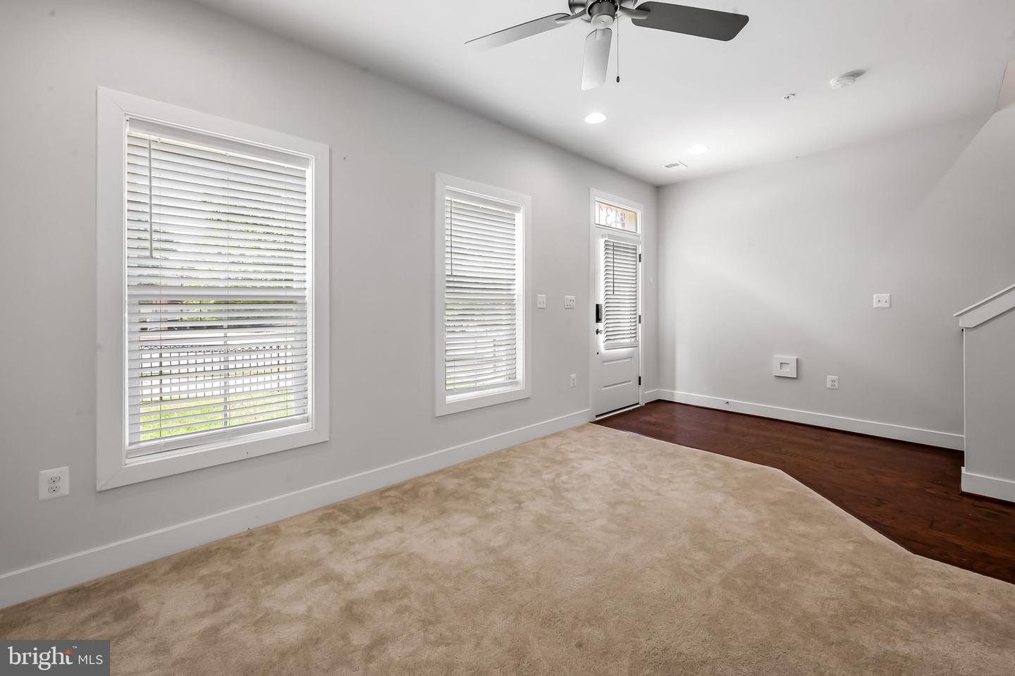 2431 Glenallan Ave Property Photo 3