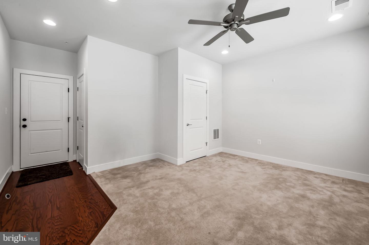2431 Glenallan Ave Property Photo 5