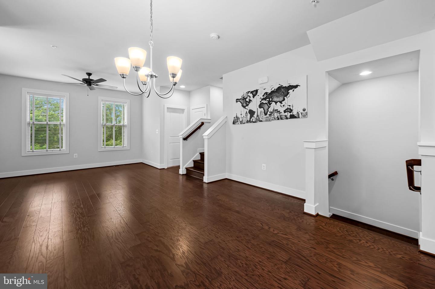 2431 Glenallan Ave Property Photo 7