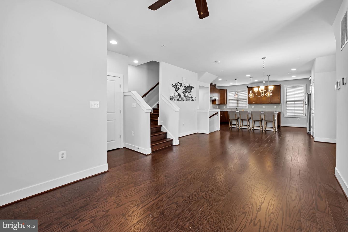 2431 Glenallan Ave Property Photo 10