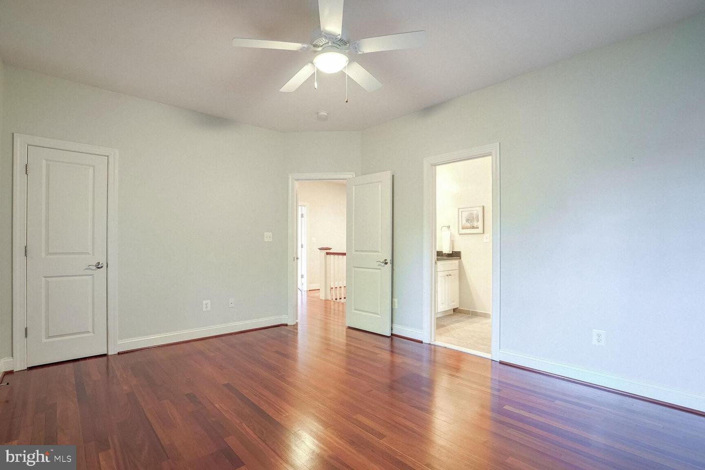 4501 Walsh St Property Photo 27