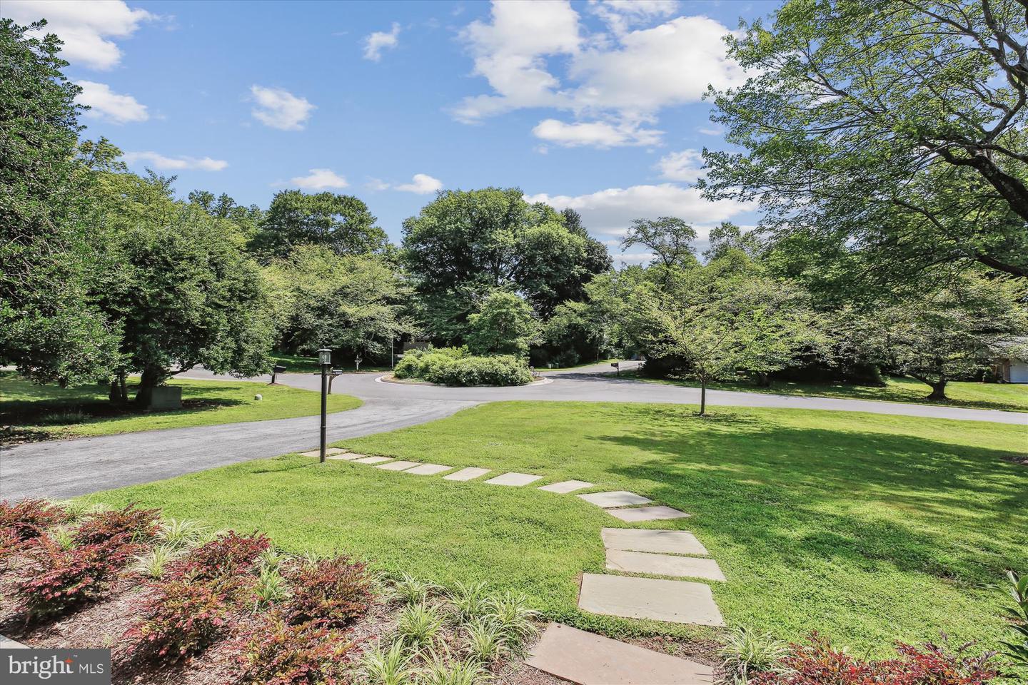14908 Flintstone Ln Property Photo 3