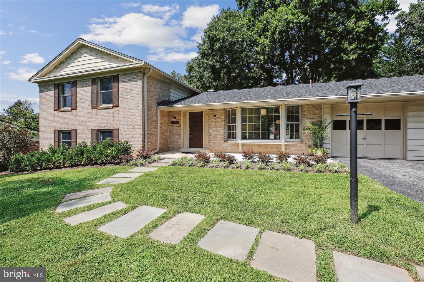 14908 Flintstone Ln Property Photo 4