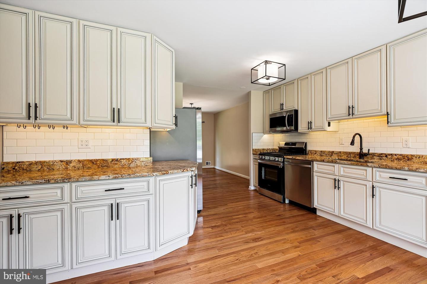 14908 Flintstone Ln Property Photo 14