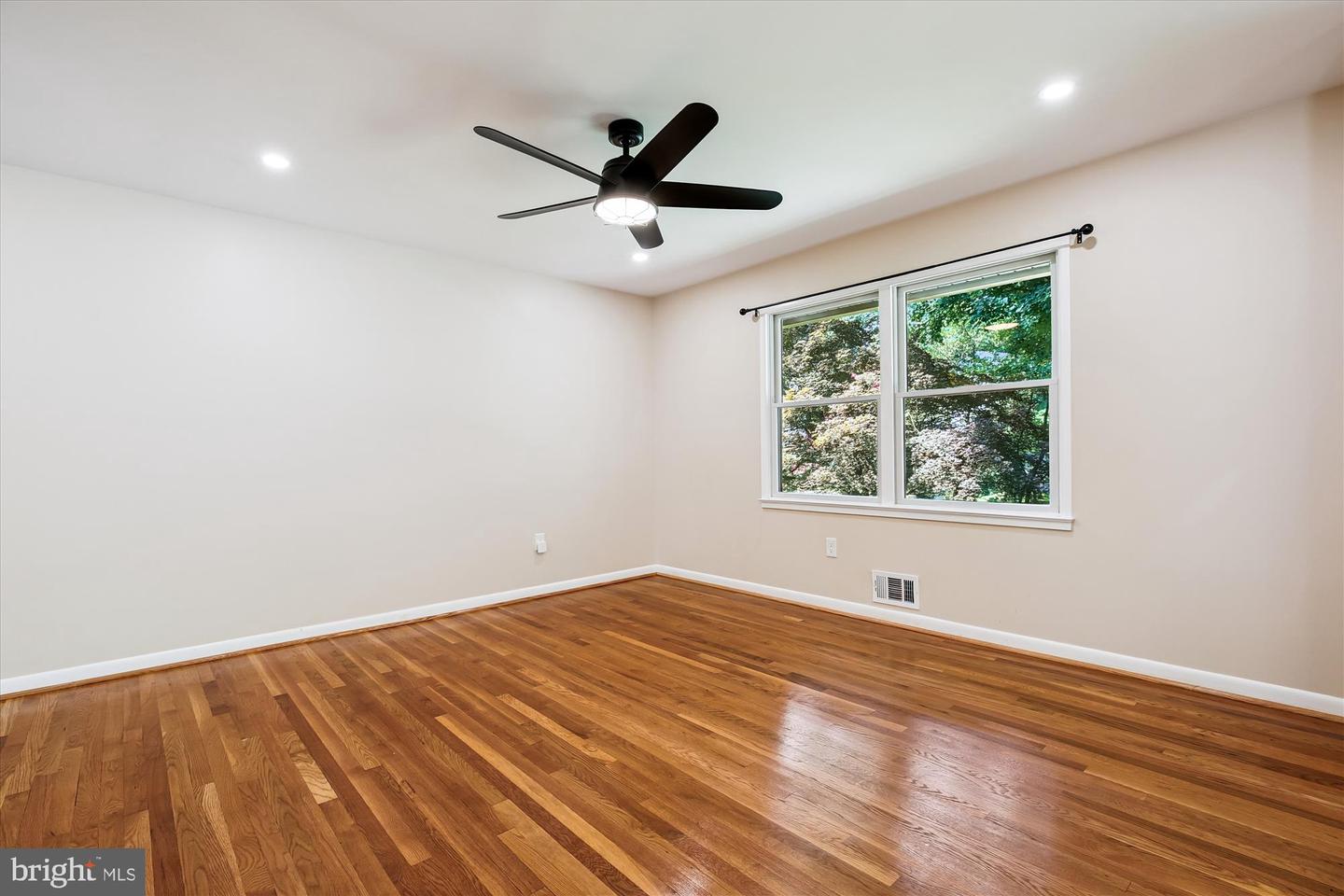 14908 Flintstone Ln Property Photo 19
