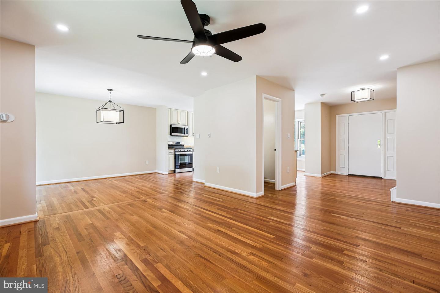 14908 Flintstone Ln Property Photo 22