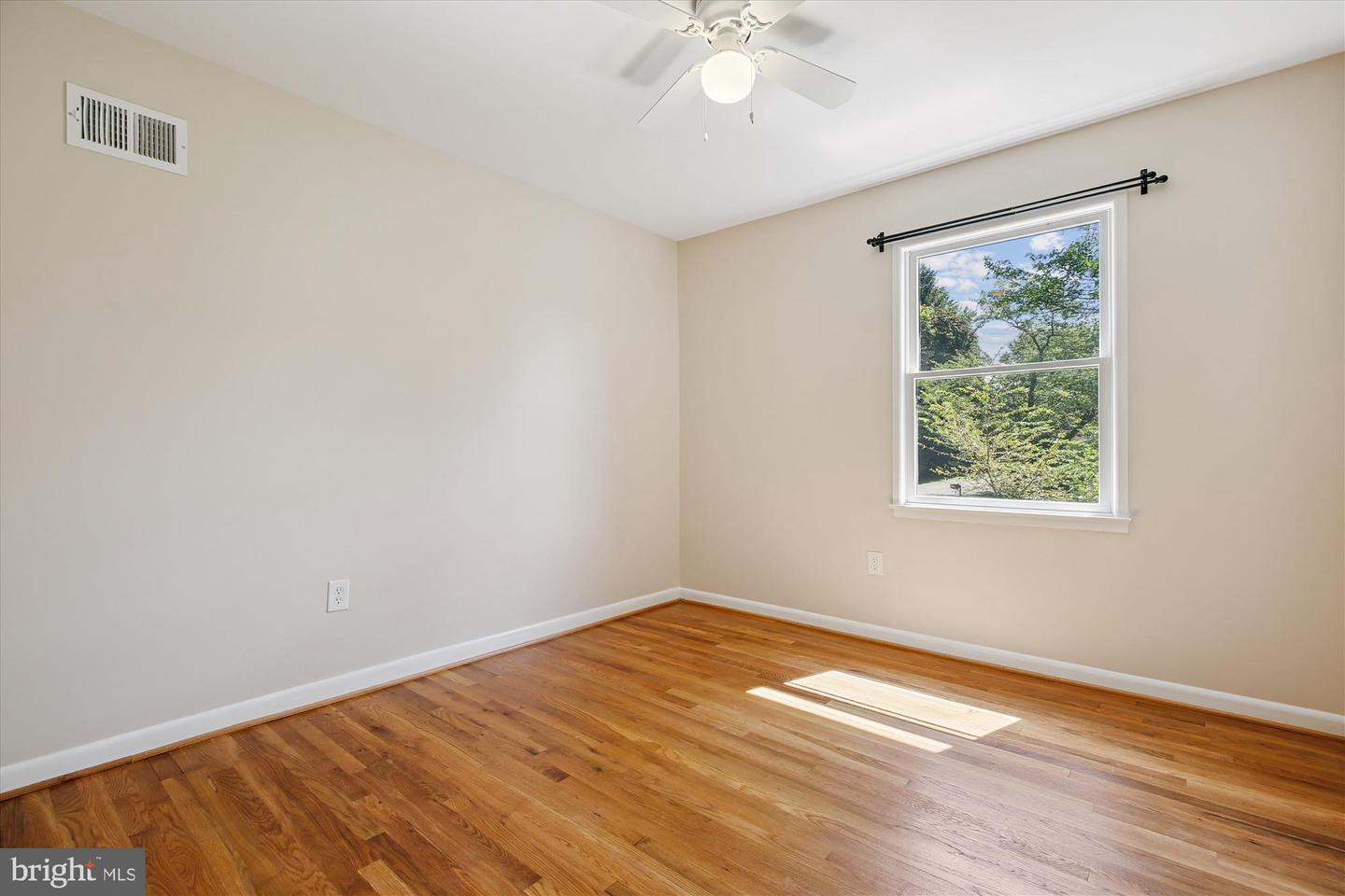14908 Flintstone Ln Property Photo 40