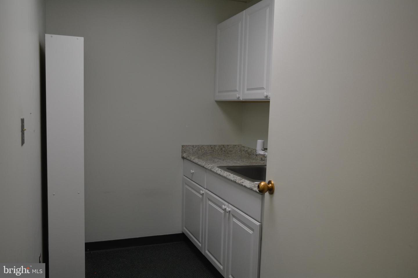 438 N Frederick Ave #320 Property Photo 19