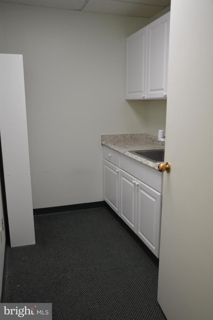 438 N Frederick Ave #320 Property Photo 13