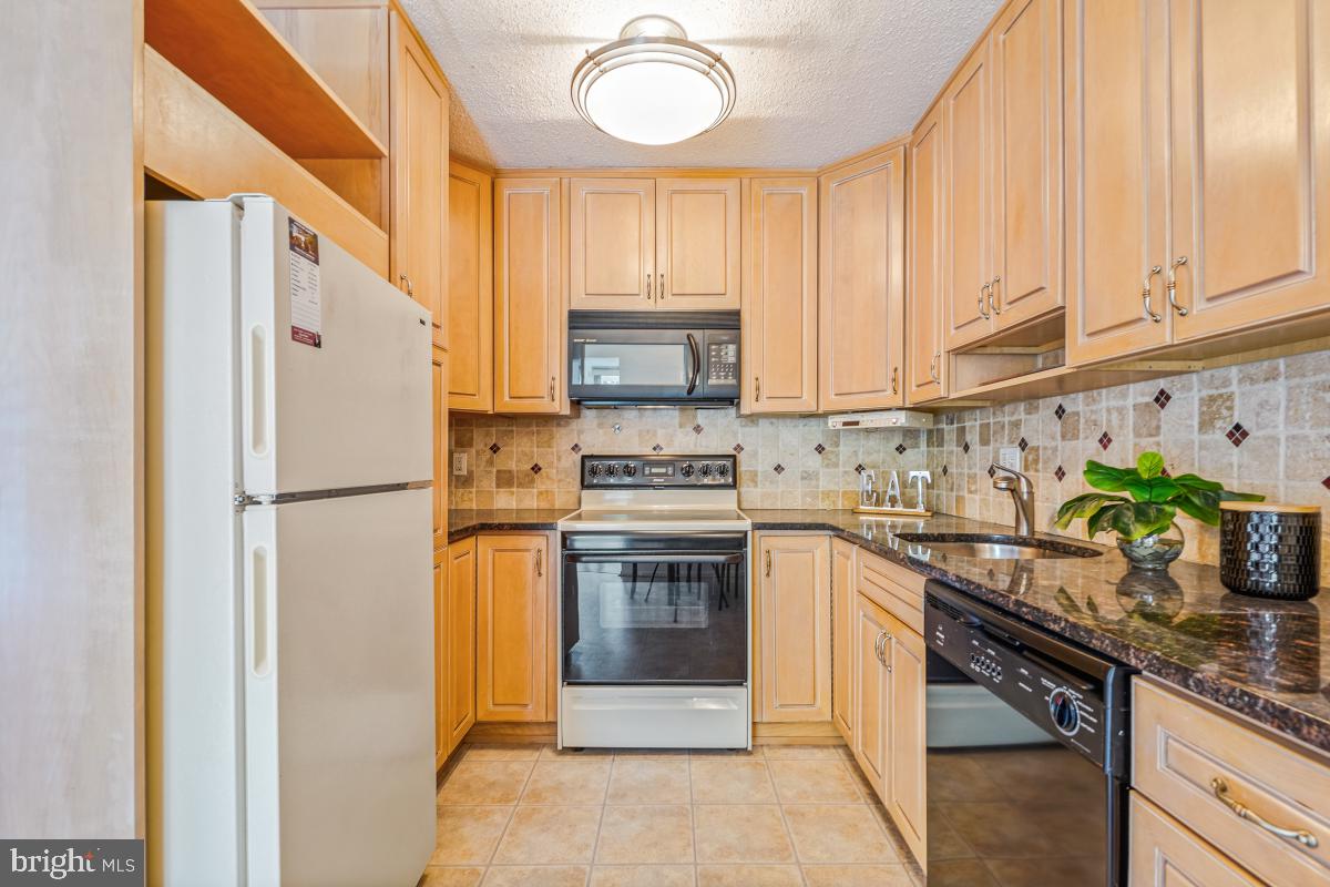 7401 Westlake Ter #215 Property Photo 14