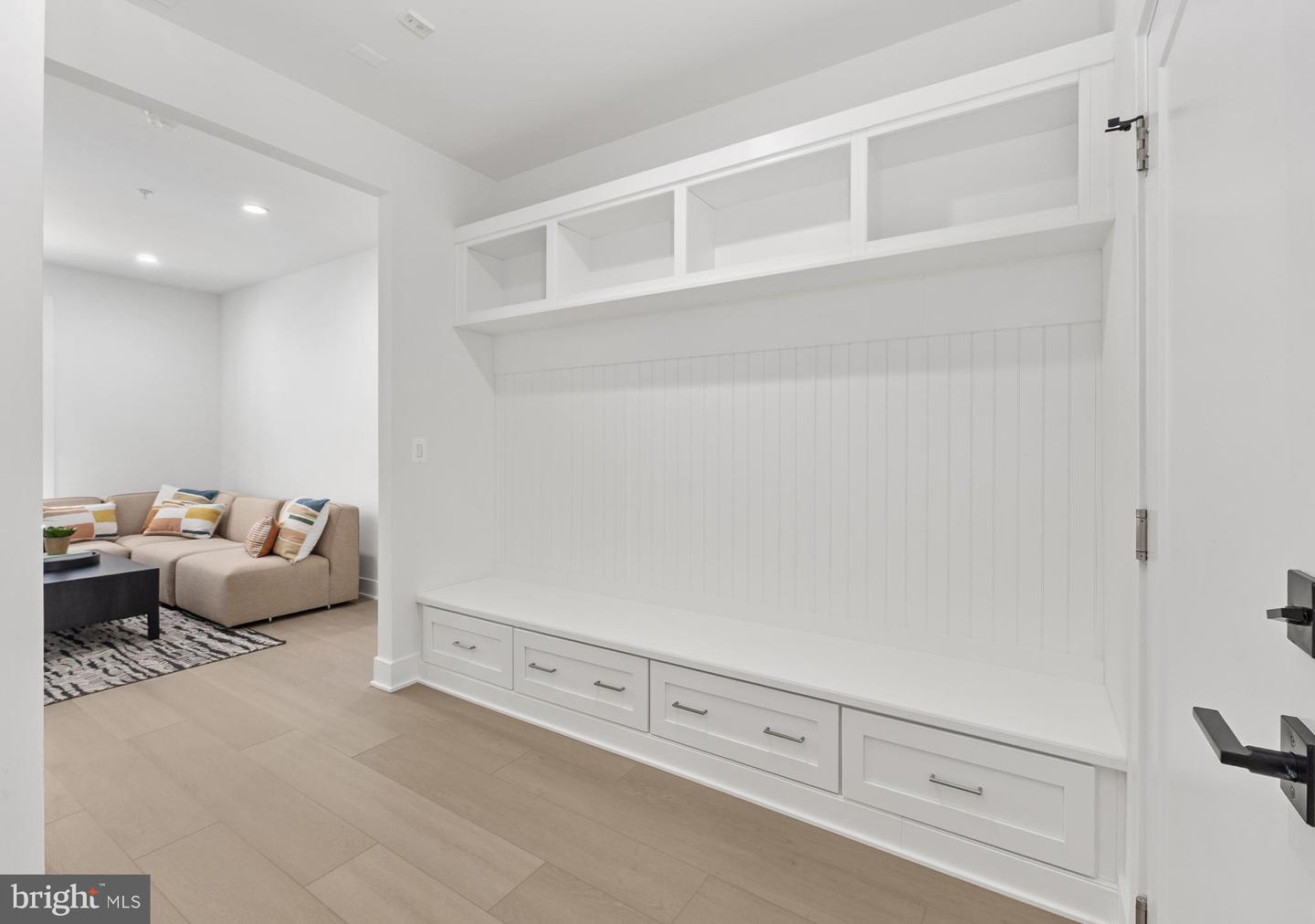 8603 Erdem Pl Property Photo 14