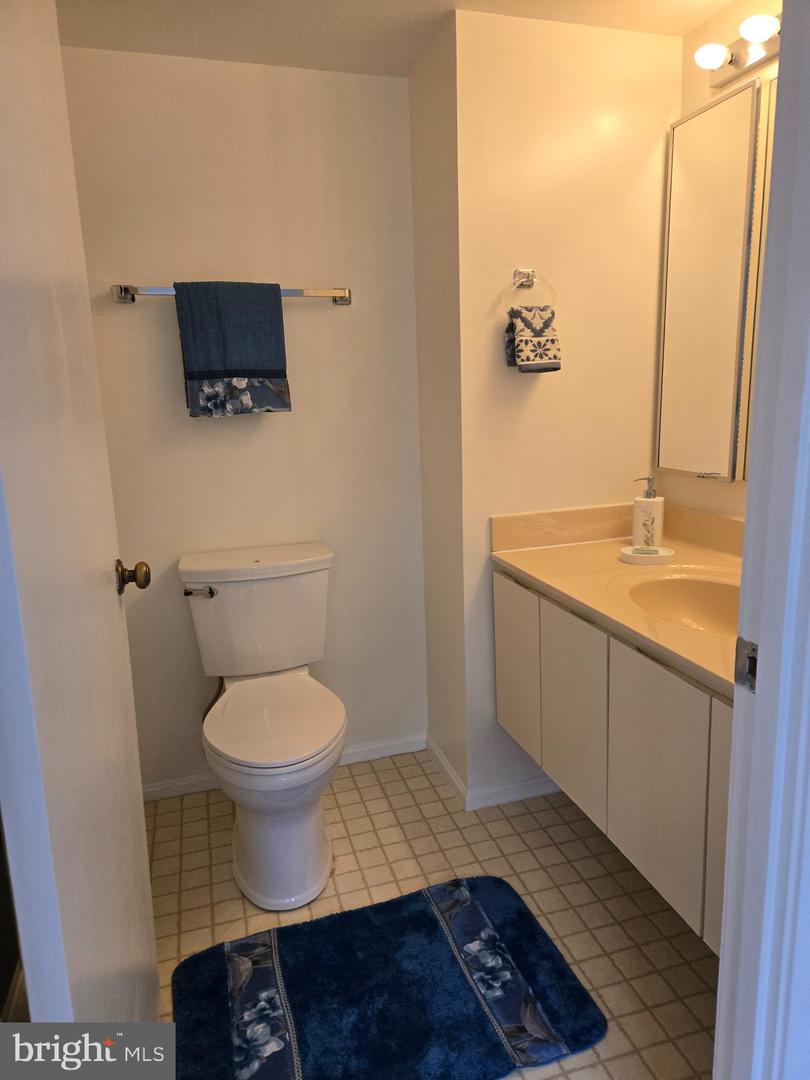 15107 Interlachen Dr #2-321 Property Photo 5