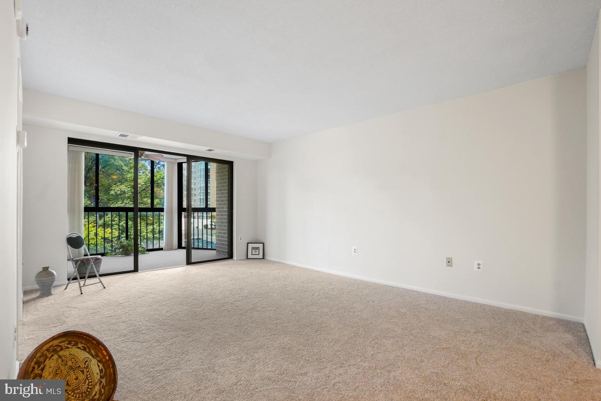 15107 Interlachen Dr #2-321 Property Photo 16