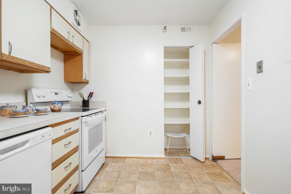 15107 Interlachen Dr #2-321 Property Photo 21
