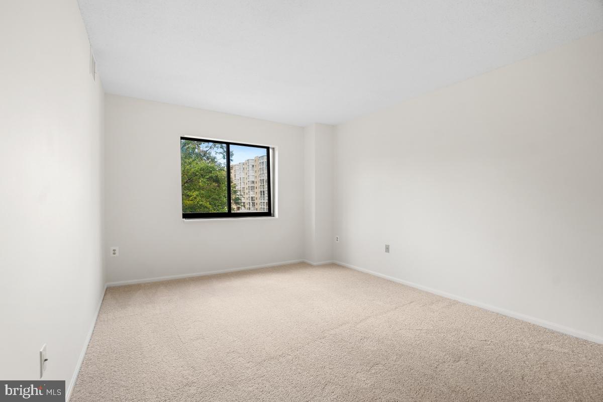 15107 Interlachen Dr #2-321 Property Photo 23