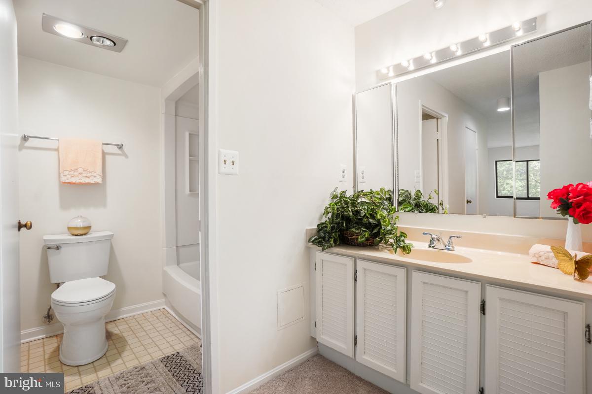 15107 Interlachen Dr #2-321 Property Photo 26
