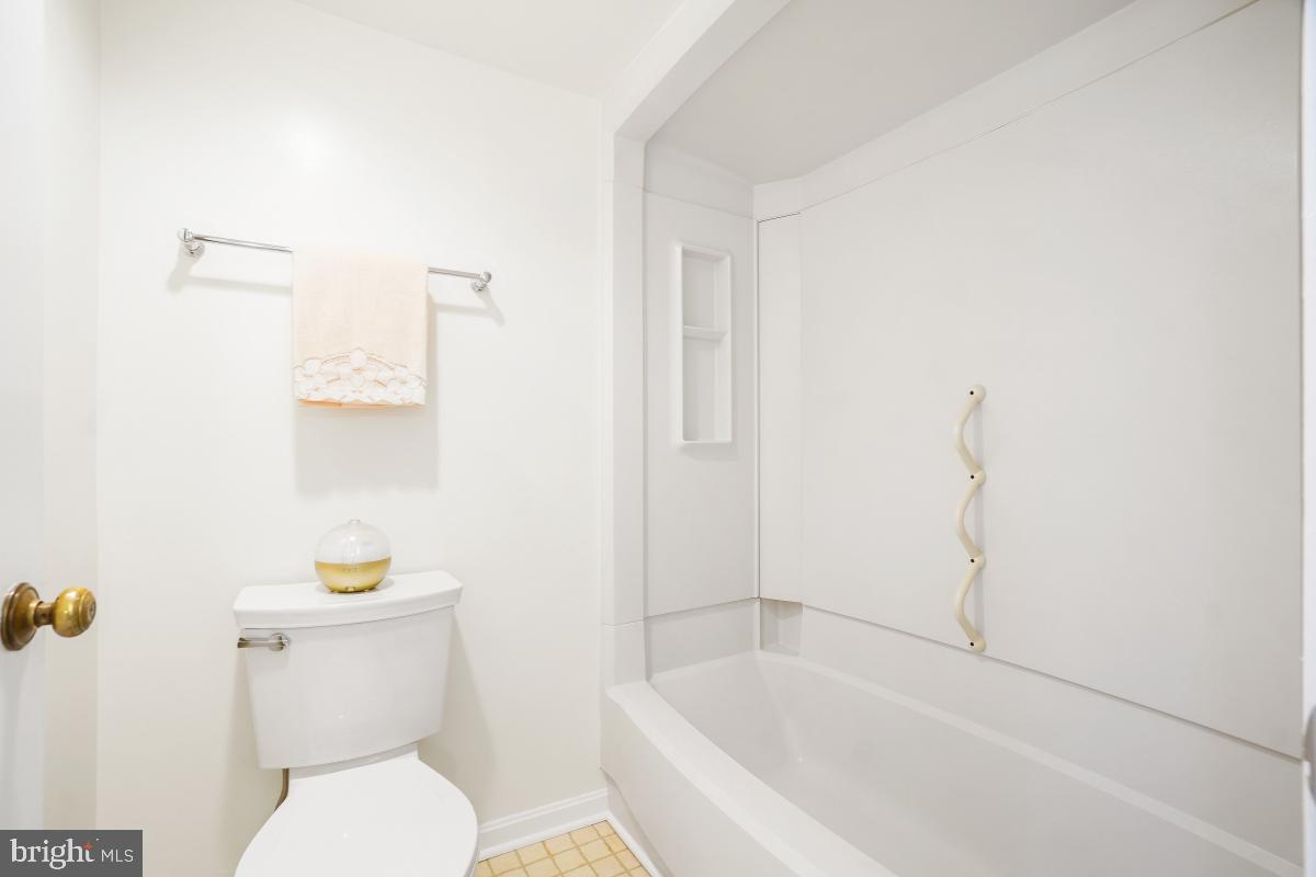 15107 Interlachen Dr #2-321 Property Photo 28