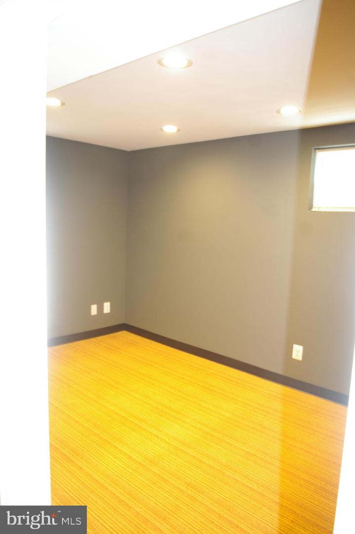 9913 Georgia Ave #unit B Property Photo 6