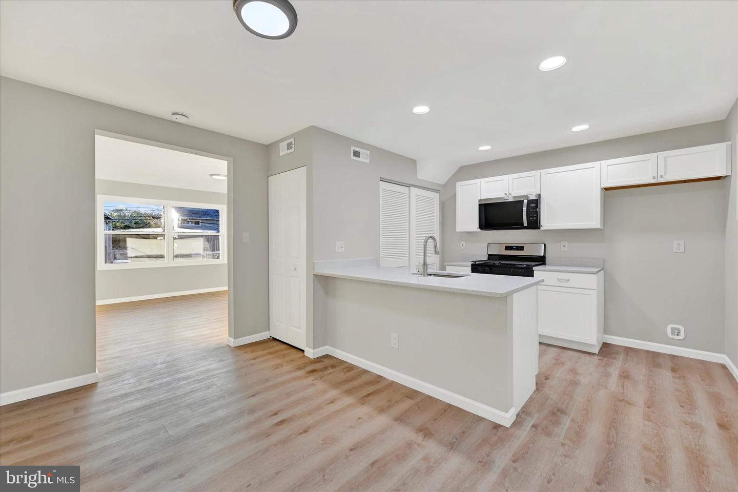 12106 Bluhill Rd Property Photo 6