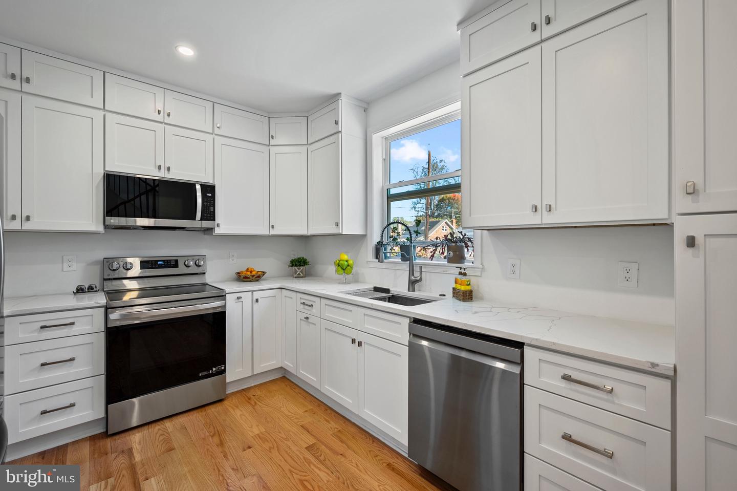 708 Hankin St Property Photo 3