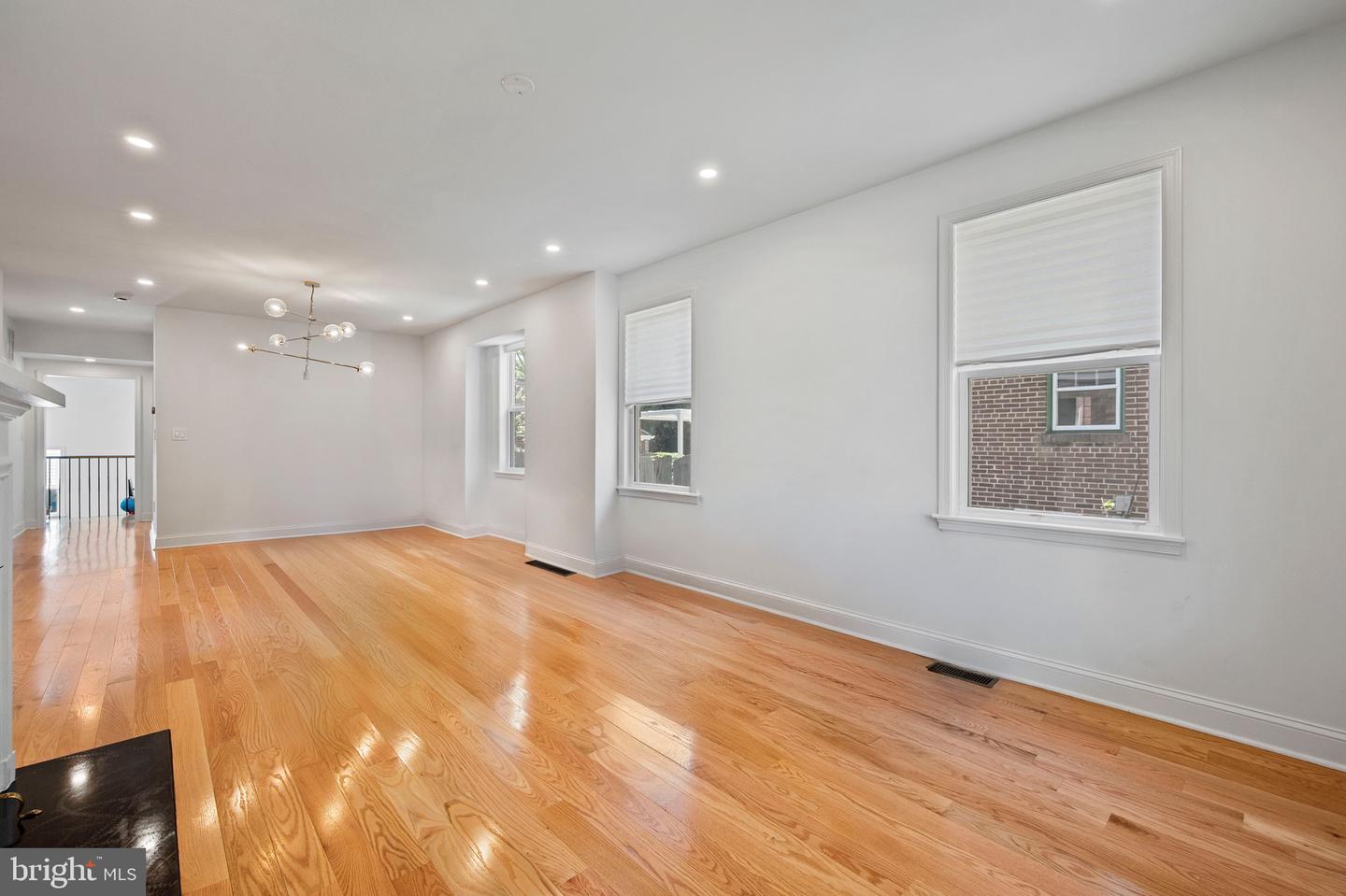708 Hankin St Property Photo 6