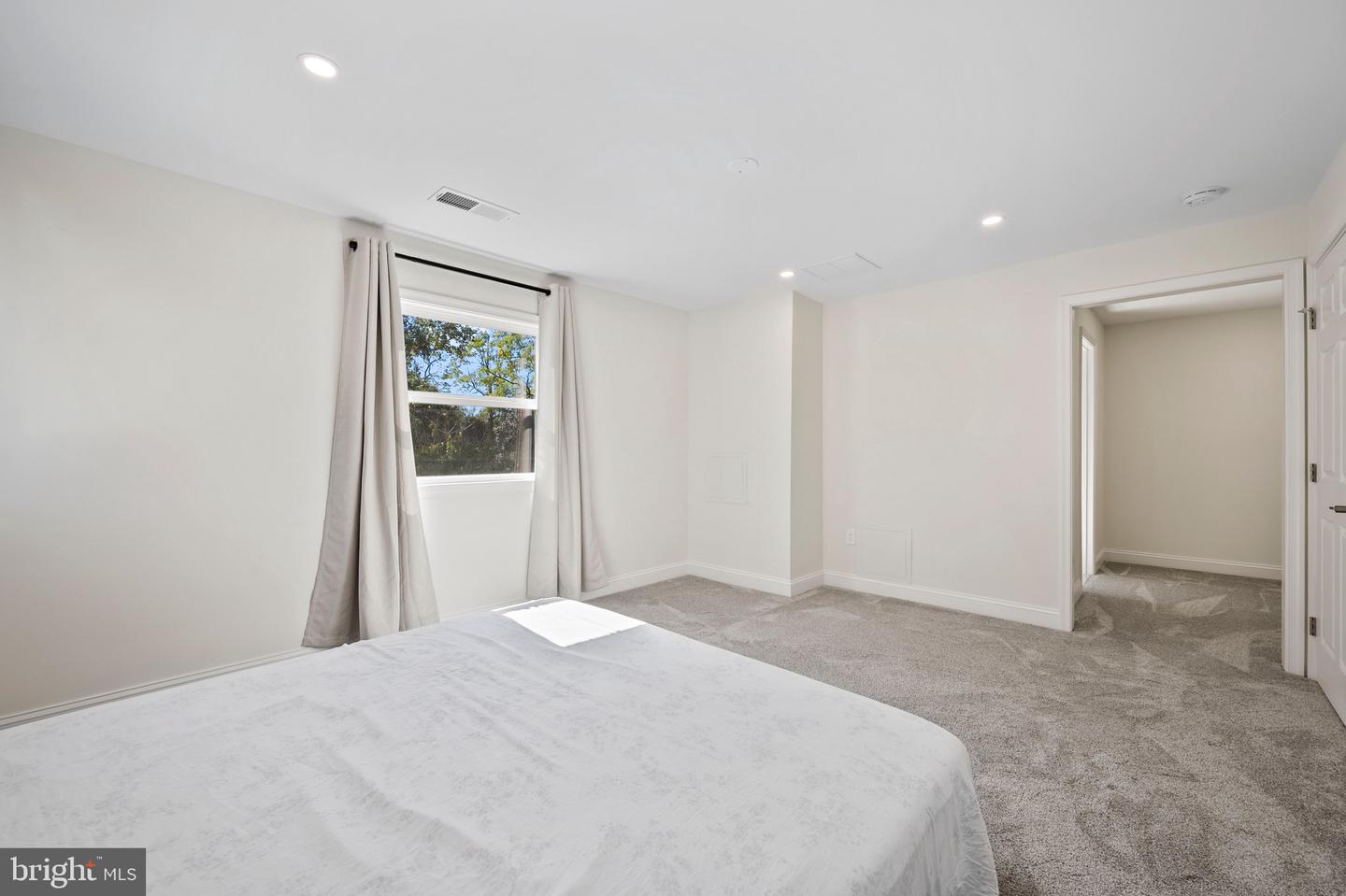 708 Hankin St Property Photo 14