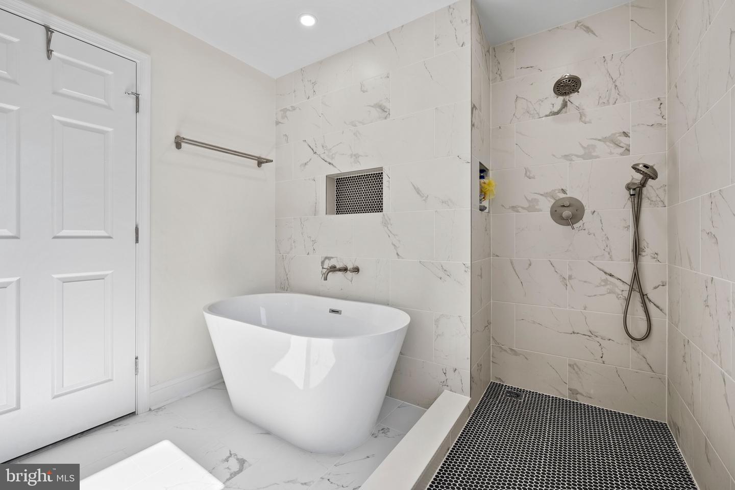 708 Hankin St Property Photo 17