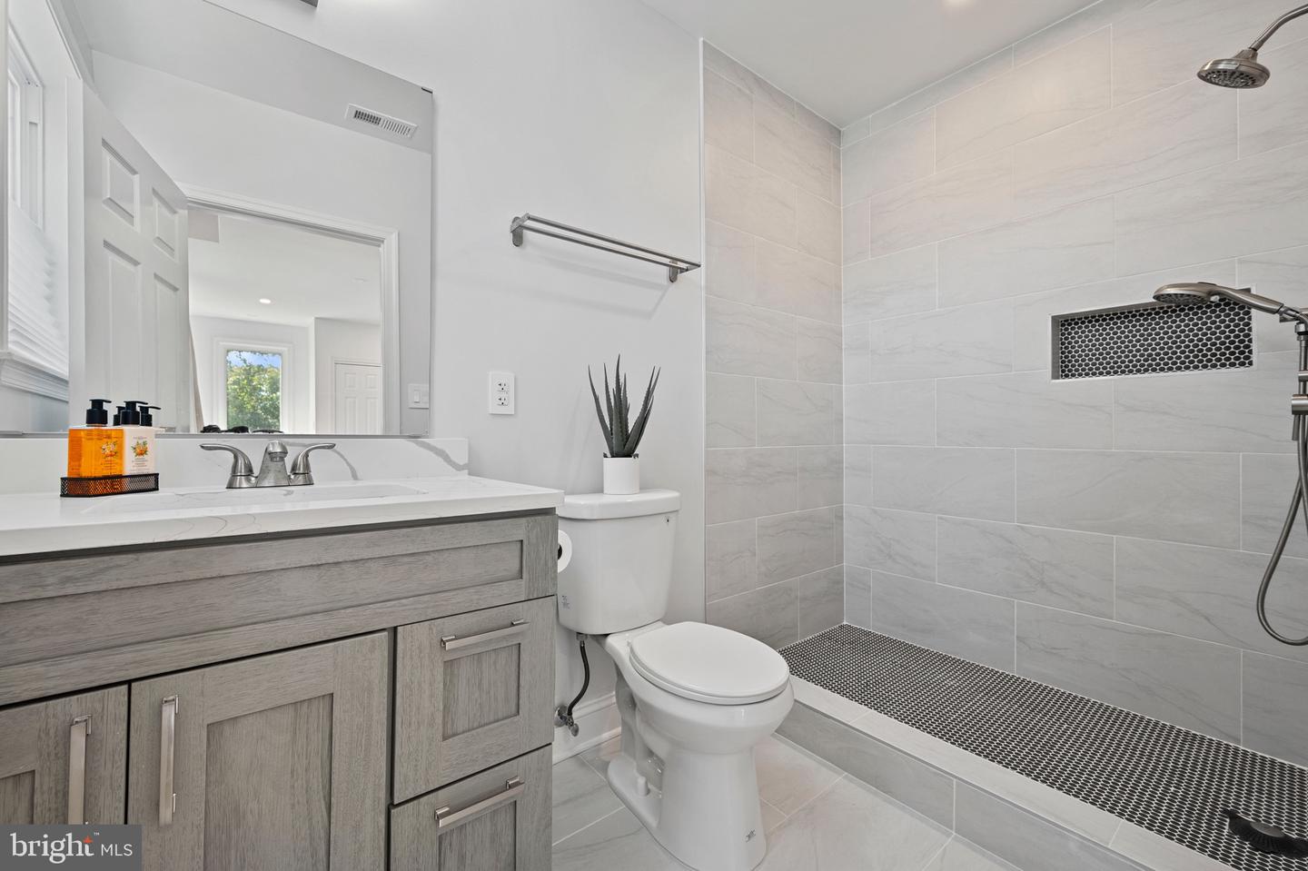 708 Hankin St Property Photo 19