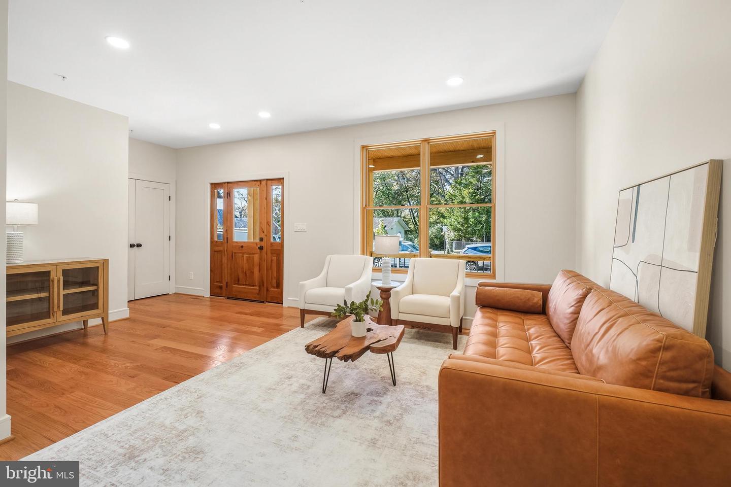 110 Geneva Property Photo 3