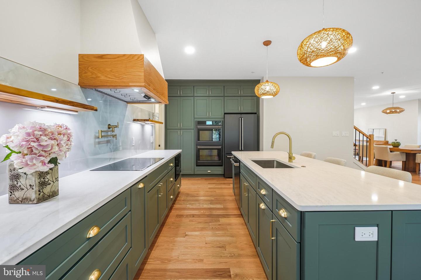 110 Geneva Property Photo 21