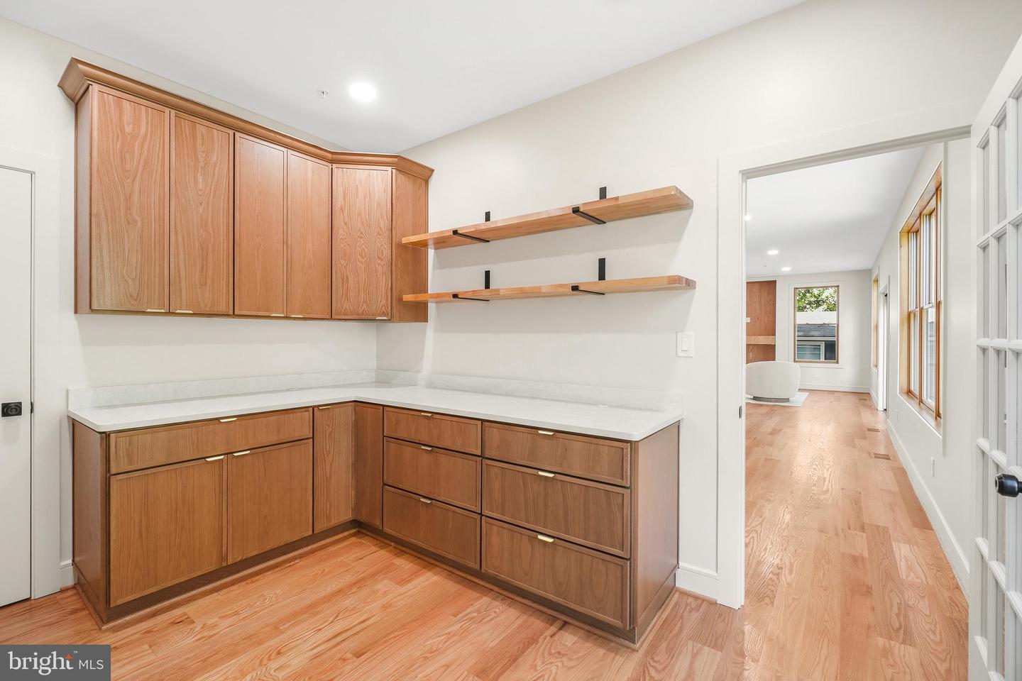 110 Geneva Property Photo 24