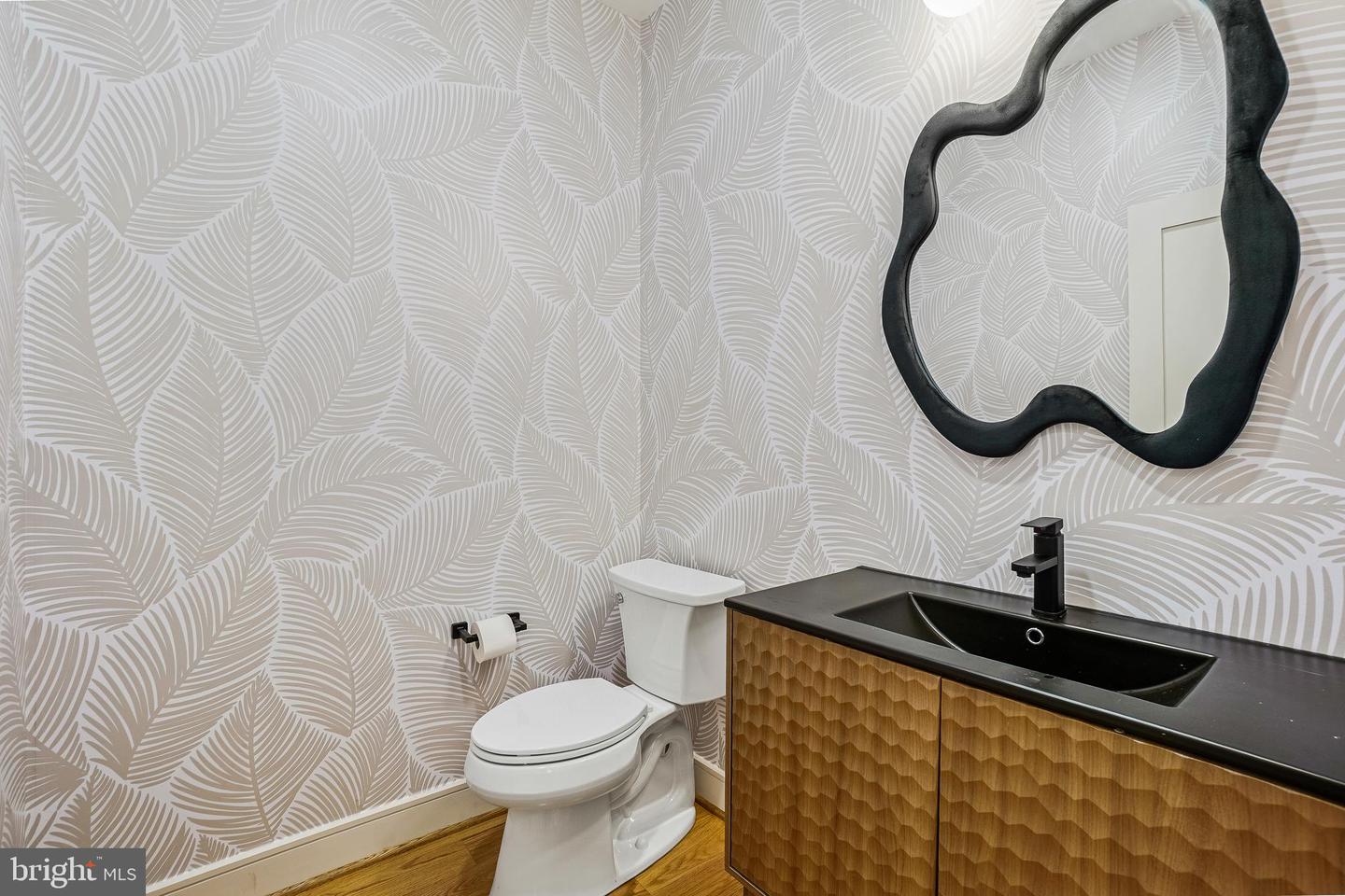 110 Geneva Property Photo 25