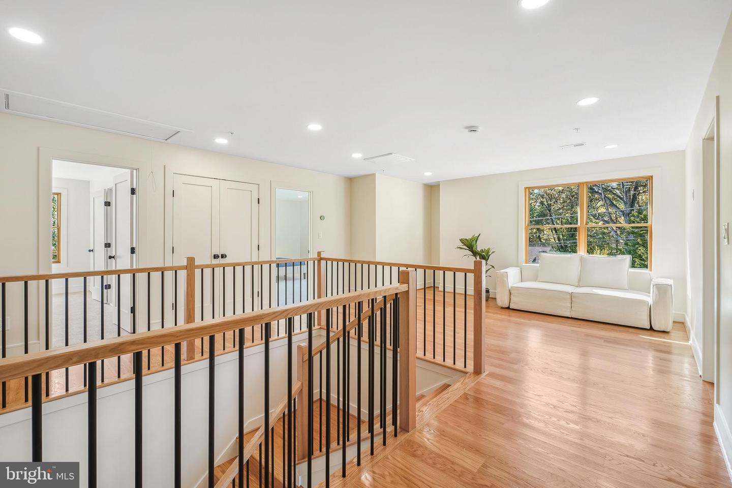 110 Geneva Property Photo 26