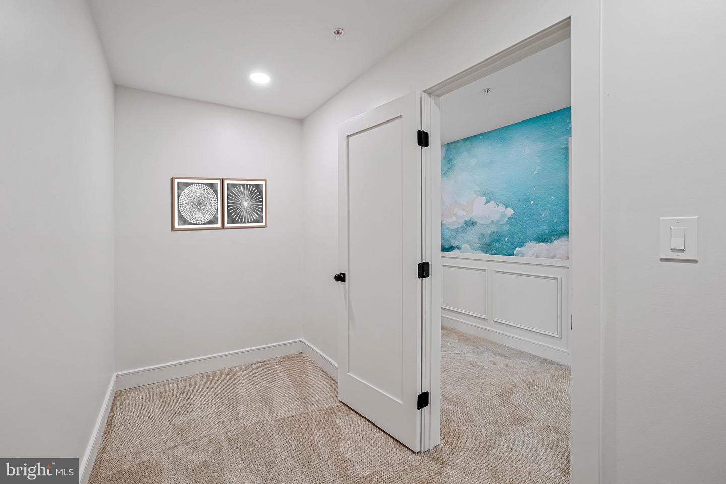110 Geneva Property Photo 33