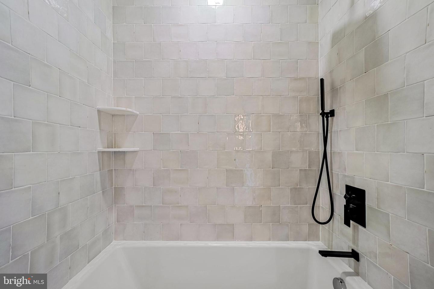 110 Geneva Property Photo 40