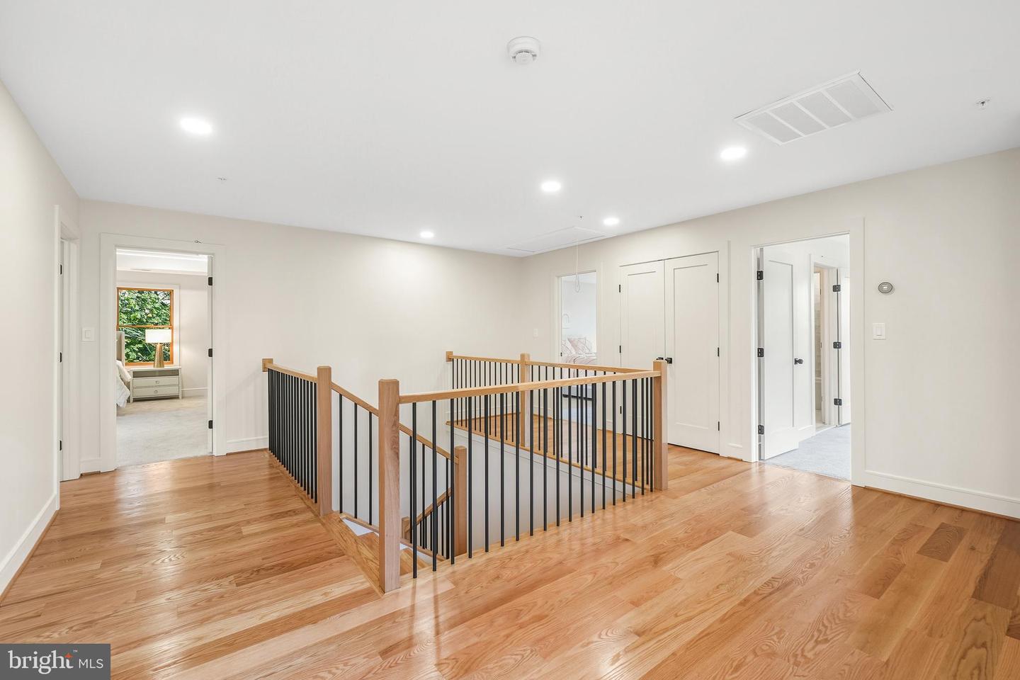 110 Geneva Property Photo 42