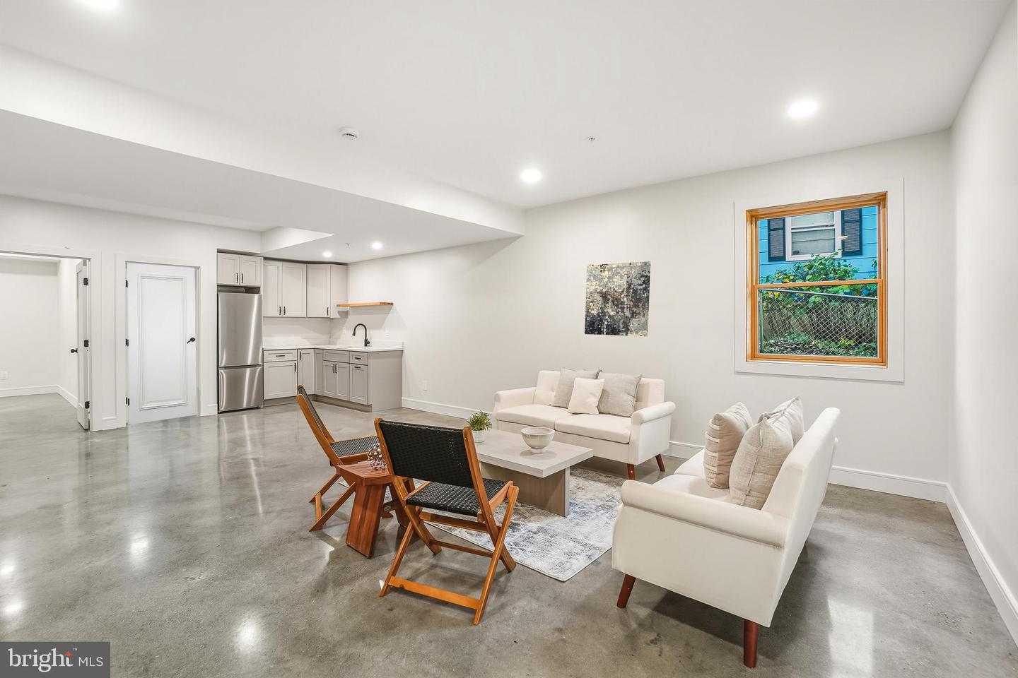 110 Geneva Property Photo 46