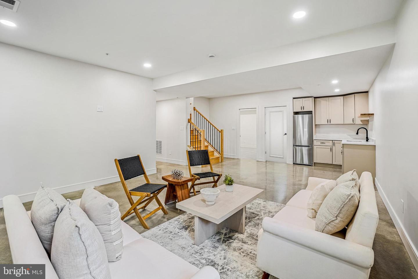 110 Geneva Property Photo 47