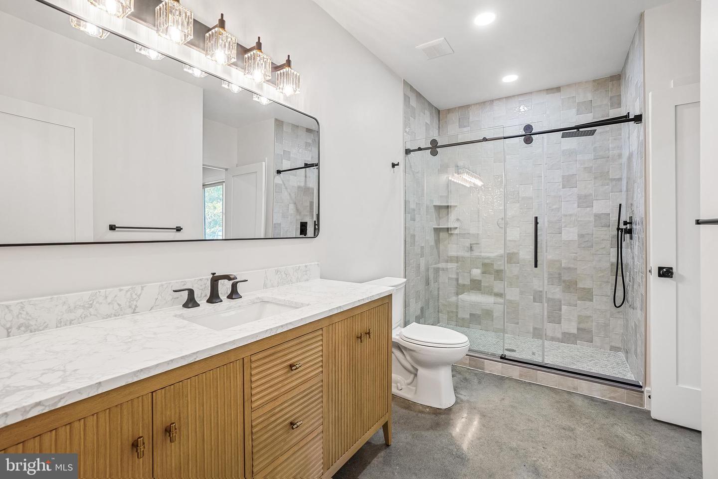 110 Geneva Property Photo 48