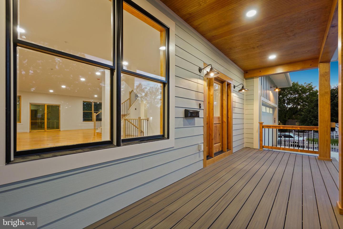 110 Geneva Property Photo 52
