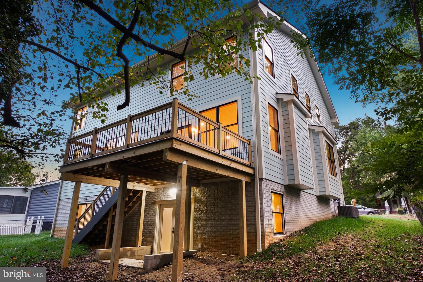 110 Geneva Property Photo 55