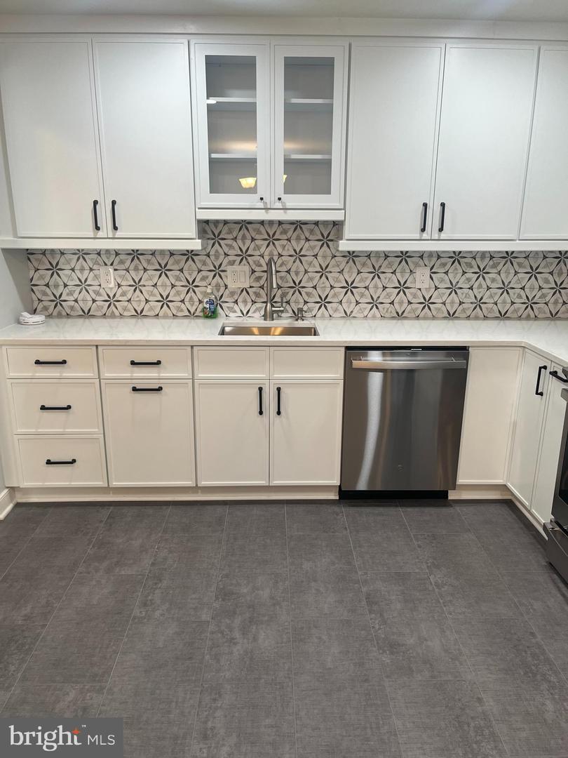 11430 Strand Dr #110 Property Photo 6