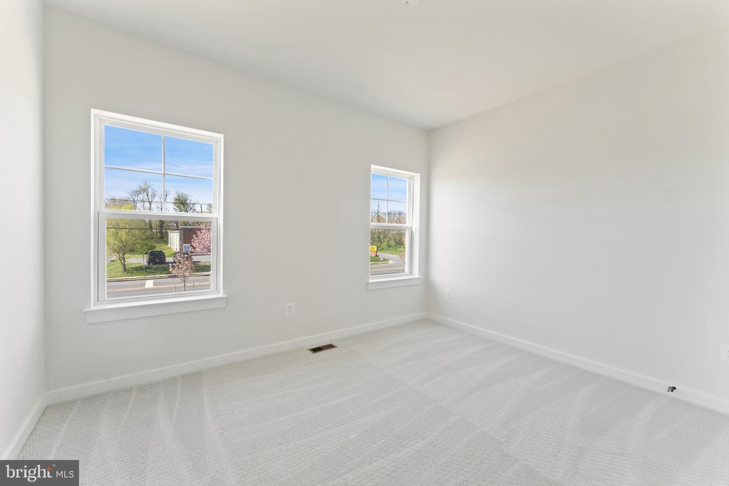 17403 Fyffe Rd Property Photo 25