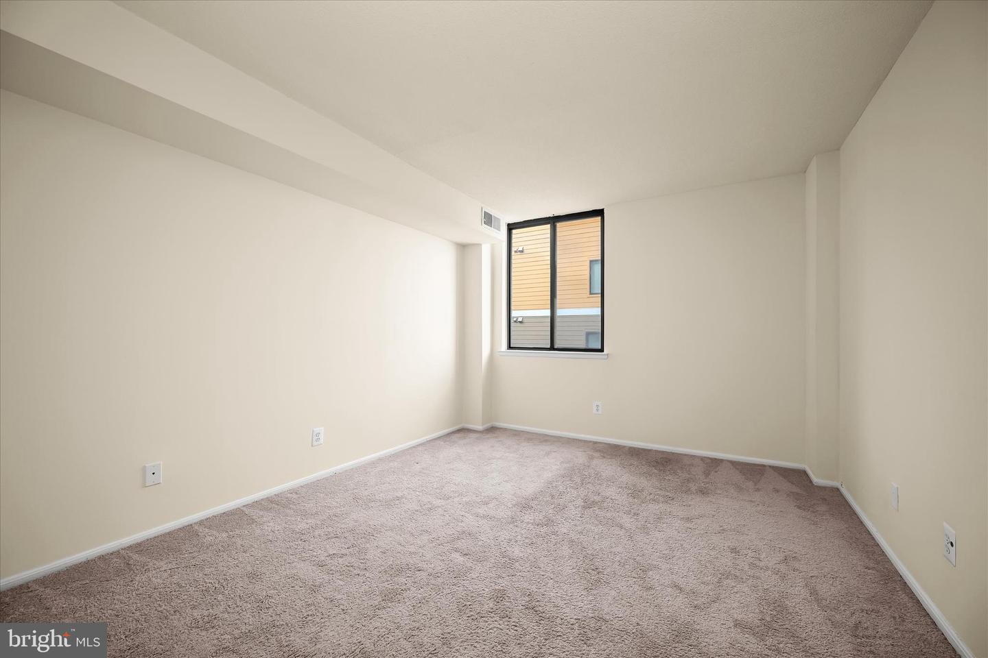 4 Monroe St #4-810 Property Photo 28
