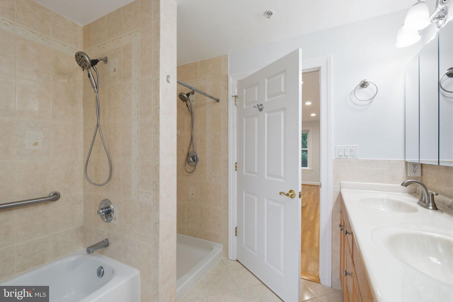 711 Lamberton Dr Property Photo 35