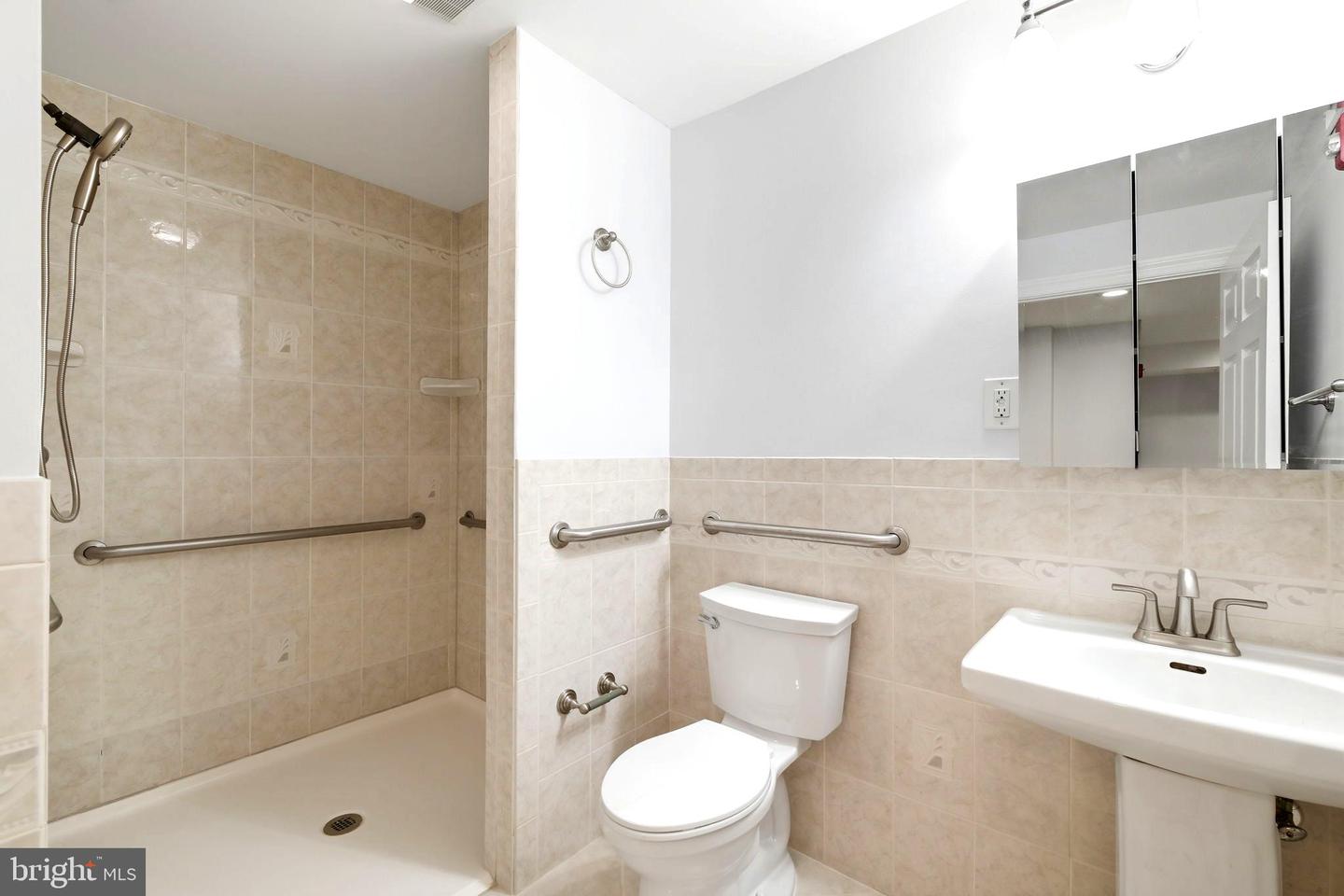 711 Lamberton Dr Property Photo 47