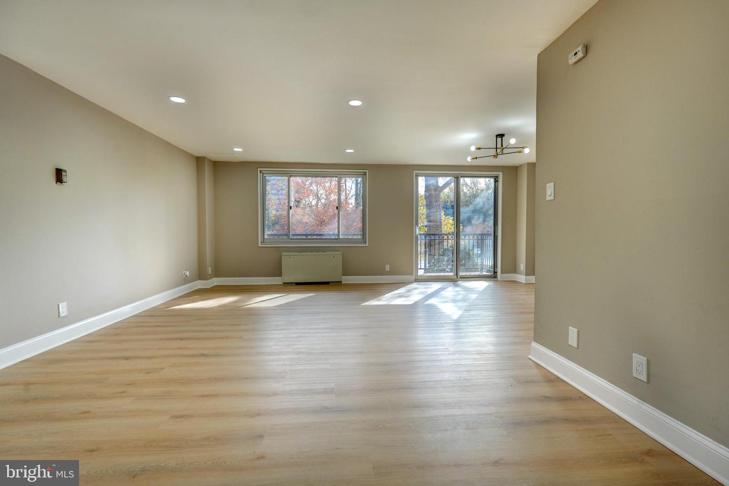 1900 Lyttonsville Rd #211 Property Photo 1