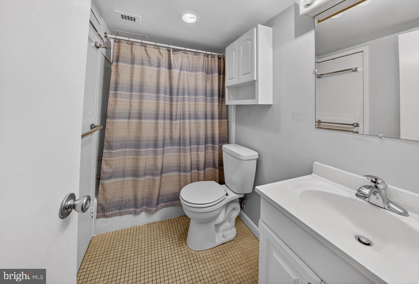 4242 E West Hwy #714 Property Photo 12