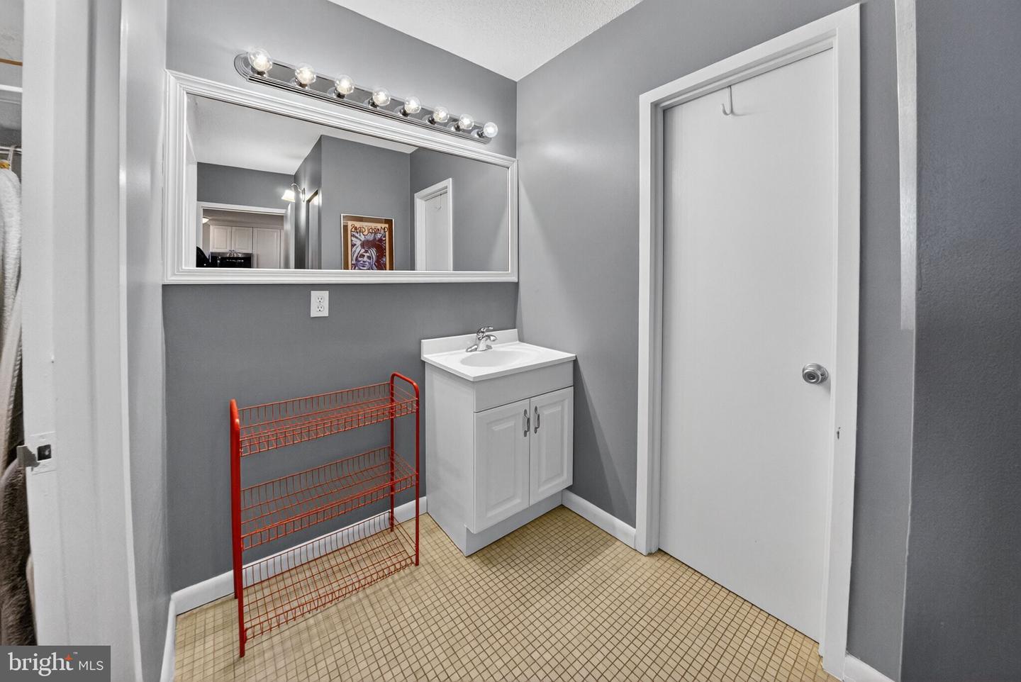 4242 E West Hwy #714 Property Photo 13