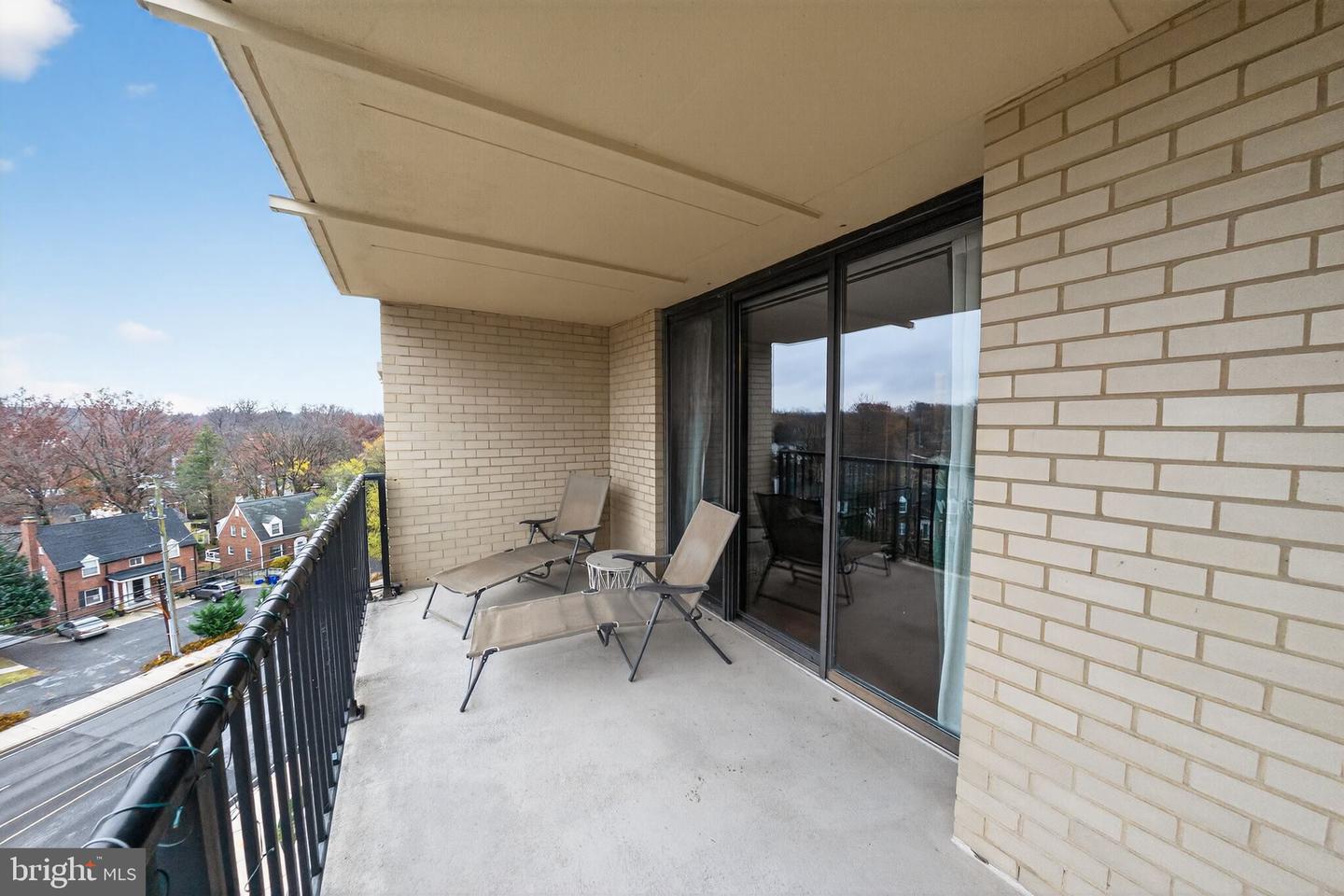 4242 E West Hwy #714 Property Photo 17